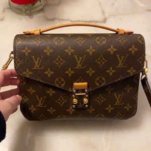 Louis Vuitton Pochette Metis